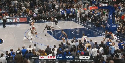 裁判报告:巴特勒被吹进攻犯规是正确的 欧文已建立合法防守位置