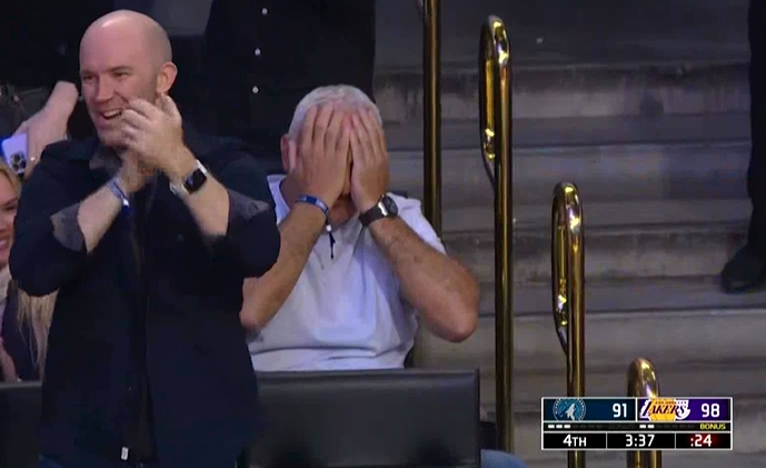 东契奇谈投进三分时老爸抱头掩面:他可能说儿子终于投进了一个球