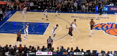 一个人的攻击波！唐斯内外开花连得15分 带队轰15-0反超打停热火