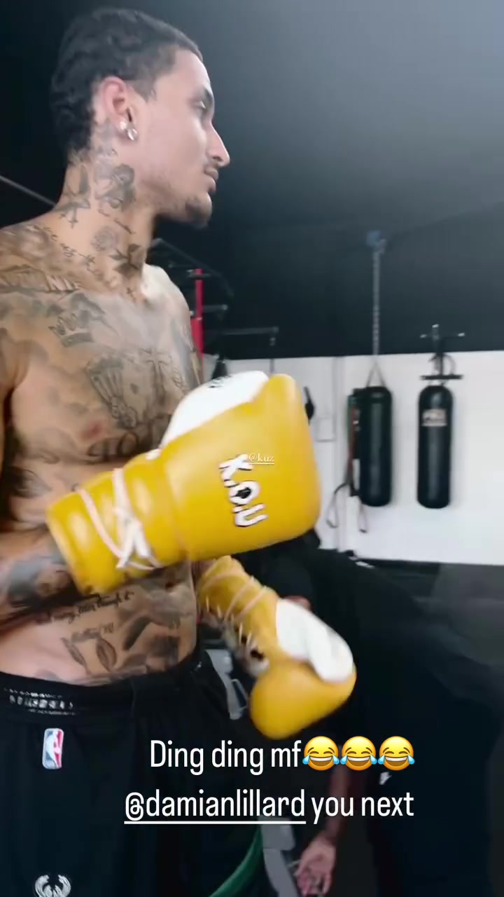 ?倒反天罡！库兹马晒拳击训练@字母哥：你敢离开雄鹿我就揍你